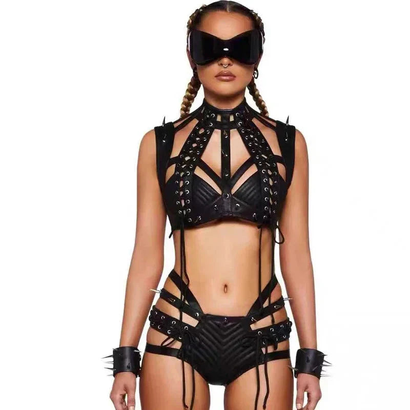 Festival Outfit Inspiration Damen-kinky rave Outfit
