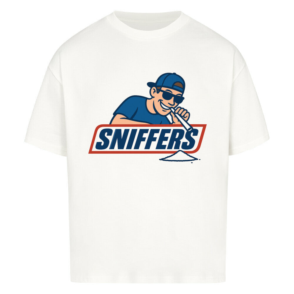 Cartoon-Mann mit Basecap und Sonnenbrille, der eine Line zieht – SNIFFERS Logo im Stil von Snickers