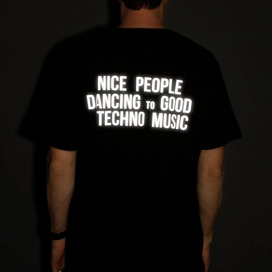Schwarzes Techno Shirt mit reflektierendem Rückenprint-Techno Tee 