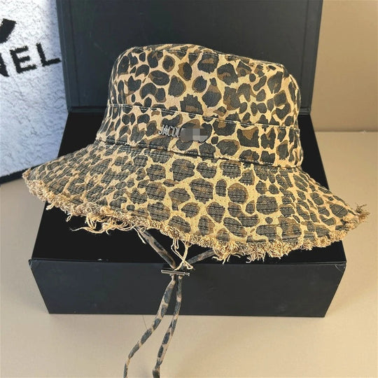 Neue braune Leopardenmuster Designer Cowboy Eimer Hüte mit Schnur Frauen Denim Strand Sonnenhut Outdoor Panama Sommer Fischer Kappe Festival Outfits | Techno Shirts | Rave Clothing