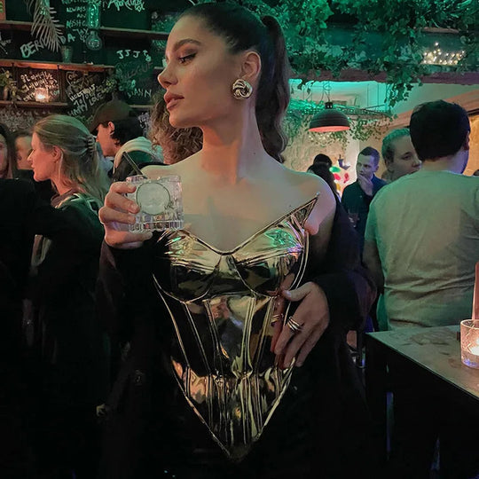 Sexy Frauen Shiny Gold Silber Bustier Crop Tops Helle PU Leder Krone Gürtel Abnehmen Taille Liebsten Low-cut Korsett top Sommer Festival Outfits | Techno Shirts | Rave Clothing